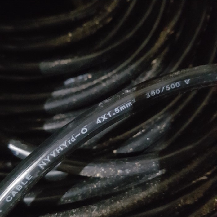 Eterna Kabel Listrik Hitam Serabut Nyyhy 4 X 1.5 / 4X1.5 Mm ( Ecer ) Cod