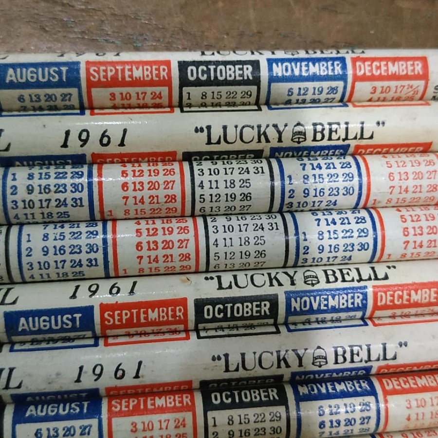 

Pajangan Pensil Lucky Bell Kalender tahun 1961