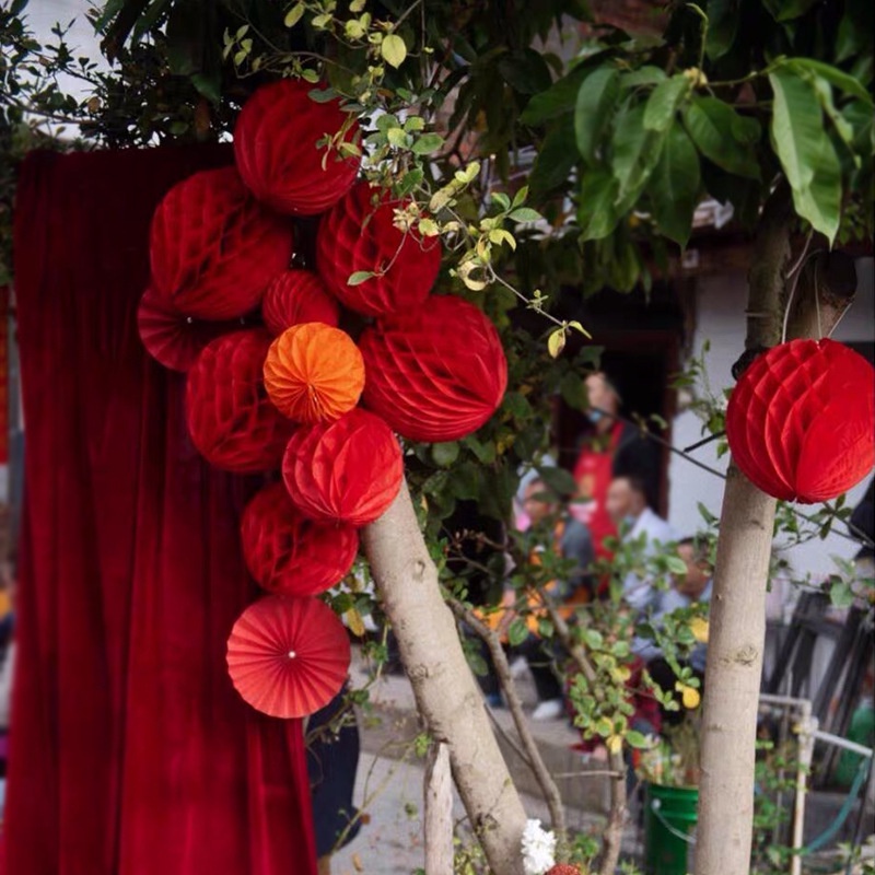 1 Pc Lampion Kertas Bulat Motif Sarang Lebah Warna Merah Gaya China Tradisional Untuk Dekorasi Pesta