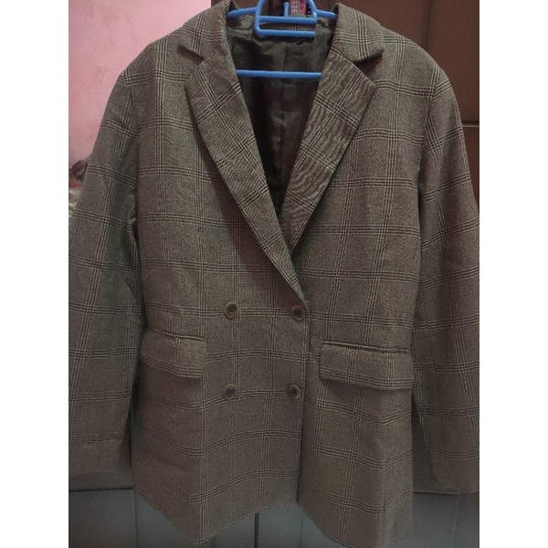 BLAZER BRAND GU UNIQLO MOTIF TARTAN PRELOVED