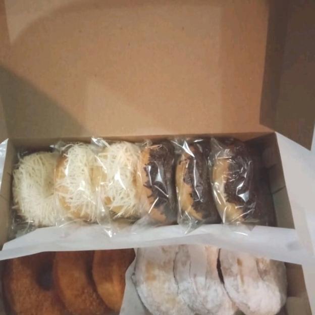 

box donat/ box gift polos isi 1/2 lusin donat per pack isi 35 box - coklt lamnasi30