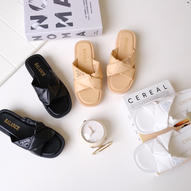 Pradila SlipOn Sandal - Sandal Wanita Terbaru