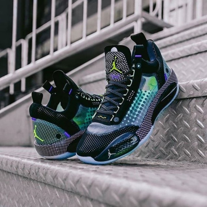 Sepatu Basket Ball - Nike Air Jordan 34 Low - Black Joker