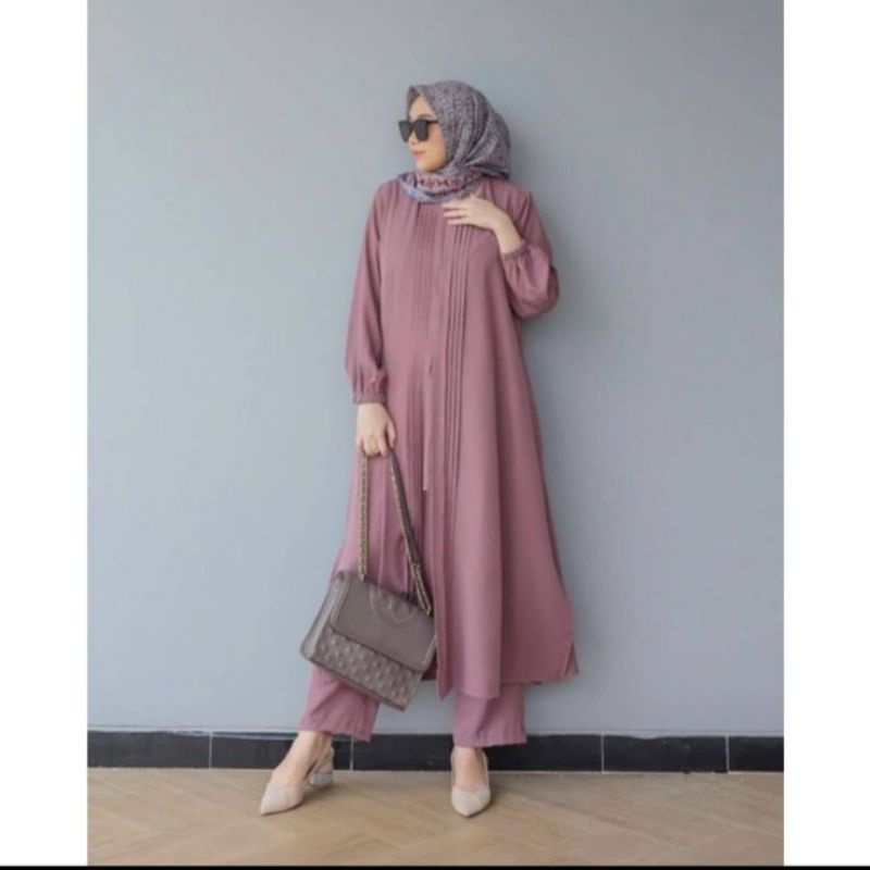 [PRELOVED LIKE NEW] YOLA SET Dyn Clothing