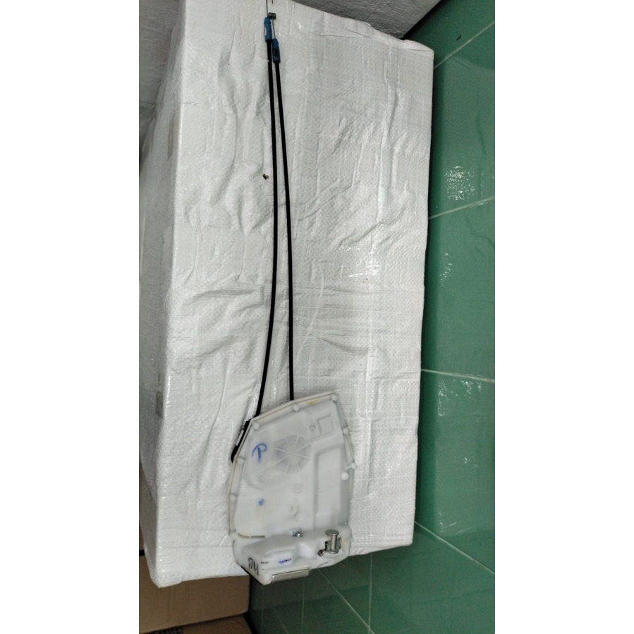 Doorlock pintu tengah Swift