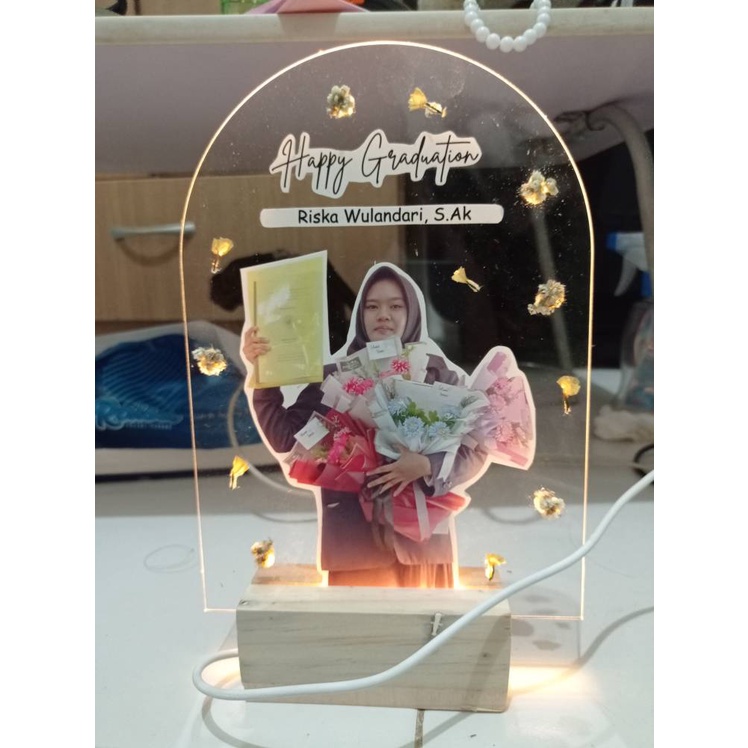 AKRILIK CUSTOM FOTO KADO WISUDA