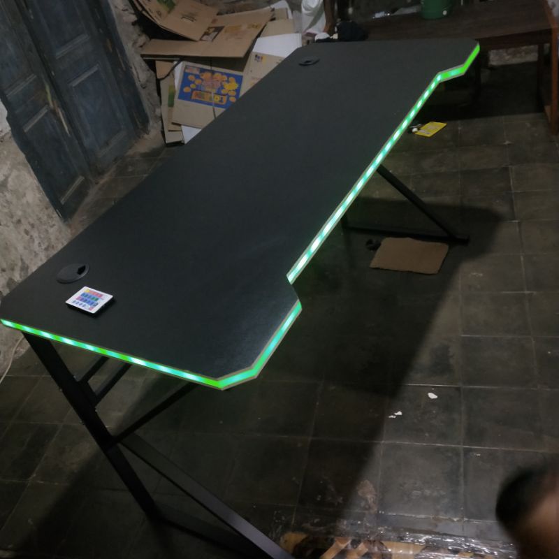 meja gaming led RGB panjang 140x lebar 60 cm meja kerja