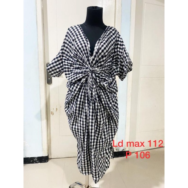 READY DRESS PRELOVED SECOND KOTAK KOTAK HITAM PUTIH OVERALL CASUAL BERHIJAB OUTER MIDI