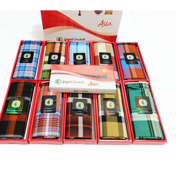 sarung gajah duduk asia merah putih