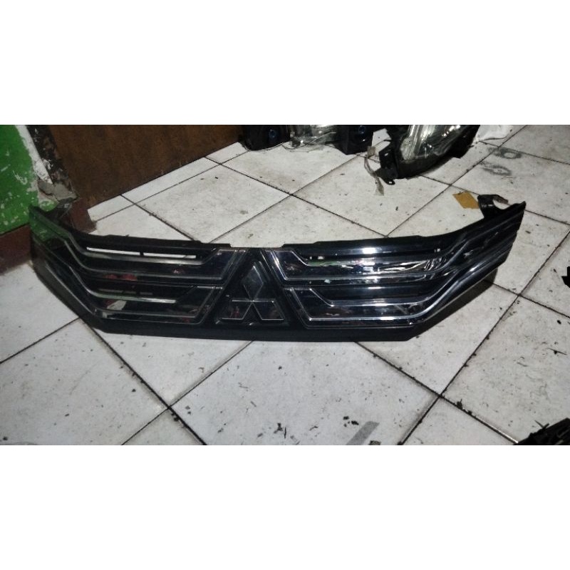 grill Mitsubishi xpander ultimate 2019 2020