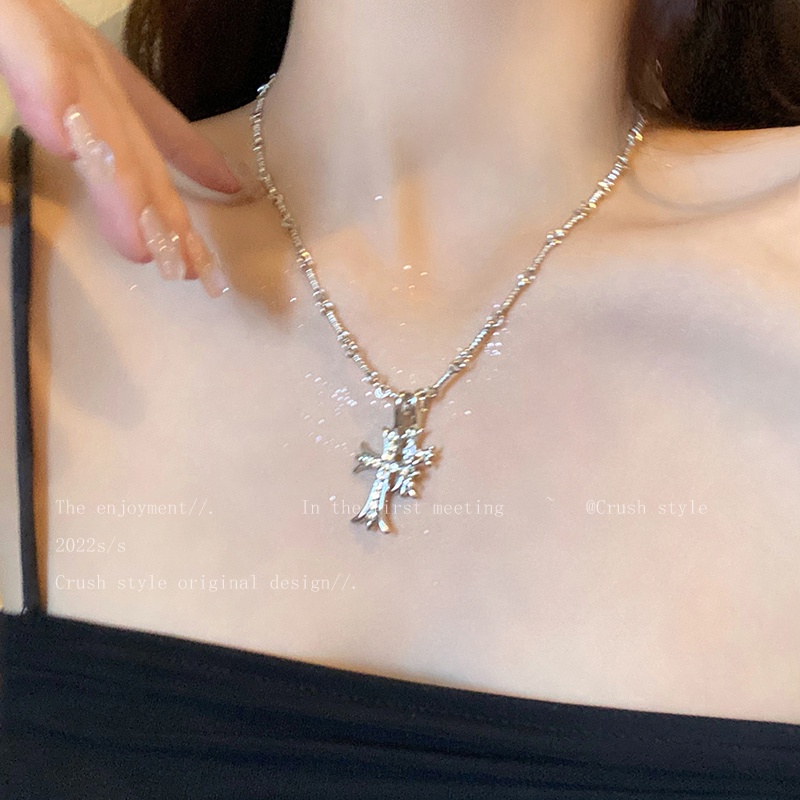 Kalung Rantai Silver Dengan Liontin Salib Ganda Aksen Kristal Untuk Wanita