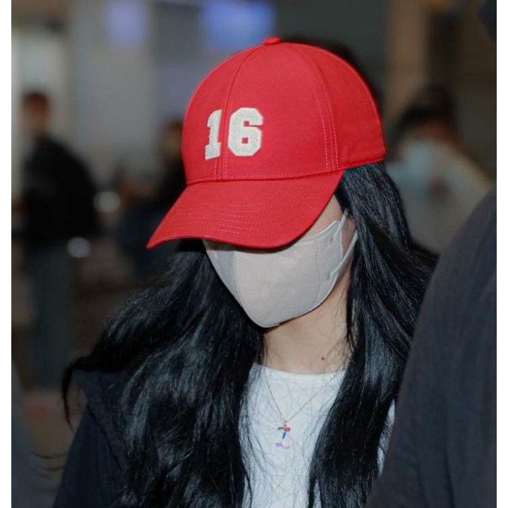 TOPI &quot;16&quot; LISA BLACKPINK