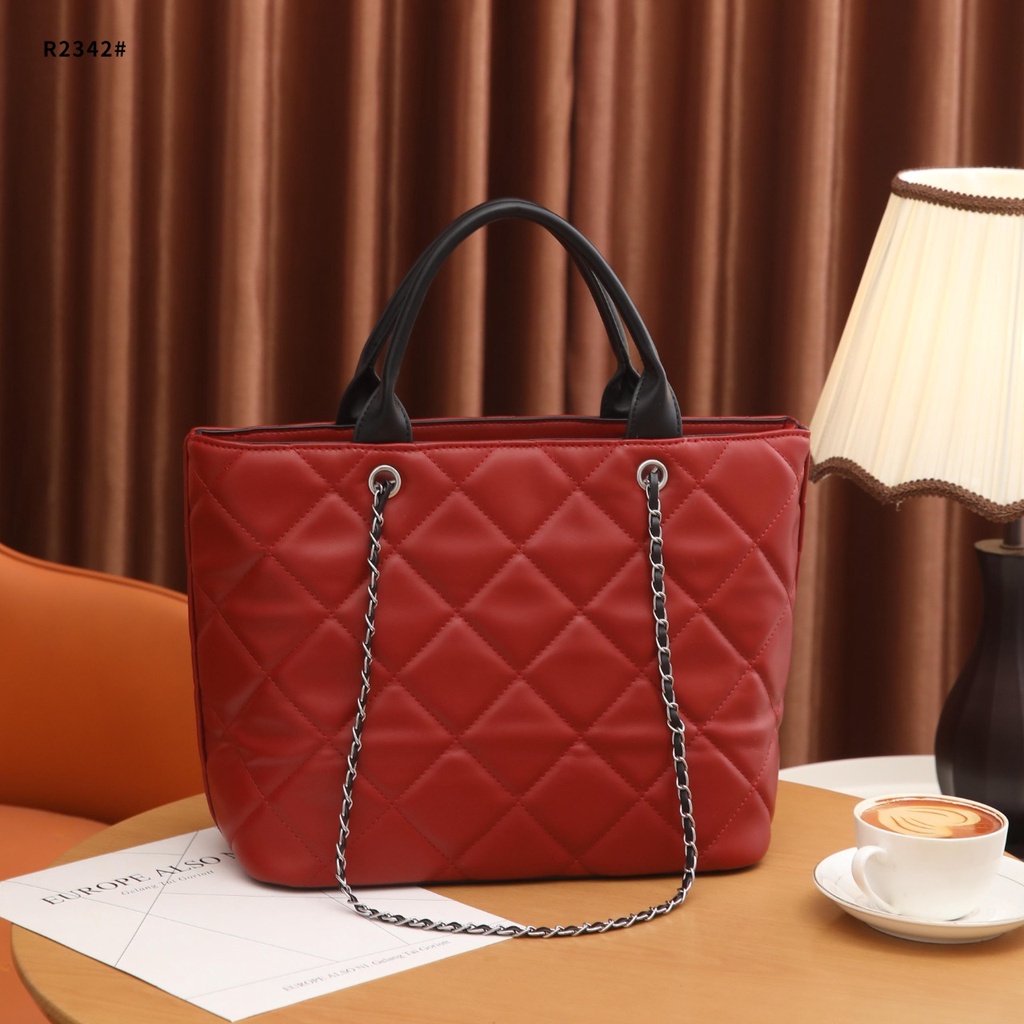 Ch Quilted Grand Shopping Tote Bag R2342