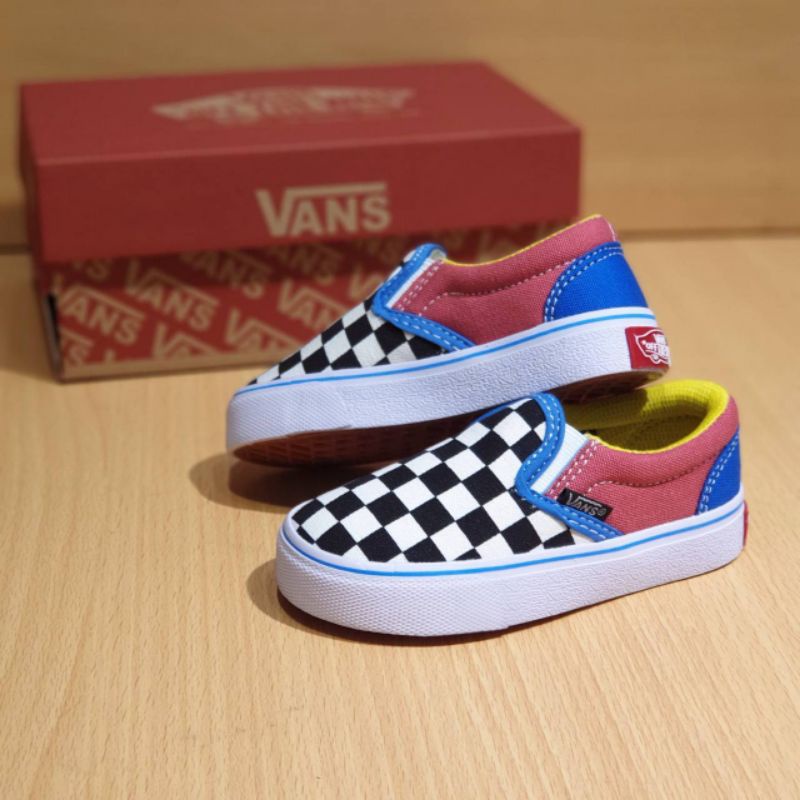 sepatu vans anak sepatu anak vans checkerboard slip on multi colour sudah termasuk box &amp; bonus kaus kaki .