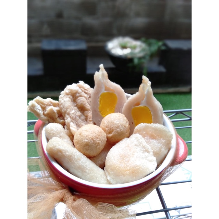 

Pempek Palembang Isi 3 Kapal Selam dan 20 Pempek Kecil - Pempek HIJRAH total