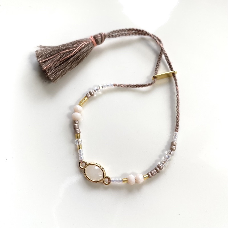 SAVAYA bracelet in white loliastuff (gelang tangan/ gelang etnik/ gelang bali/ gelang beads/ gelang boho)