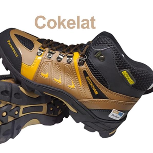 Sepatu Gunung Outdoor, Touring Pria Beckham Paramount Hitam - Hitam, 38