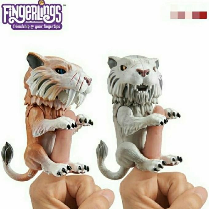 Fingerlings Untamed Sabertooth / Mainan anak stock ada