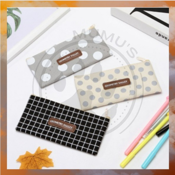

TEMPAT PENSIL MOTIF GEOMETRIC VALLEY