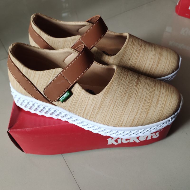 Obral Murah Kickers Sepatu Sandal Wanita Wedges Casual Santai Murah