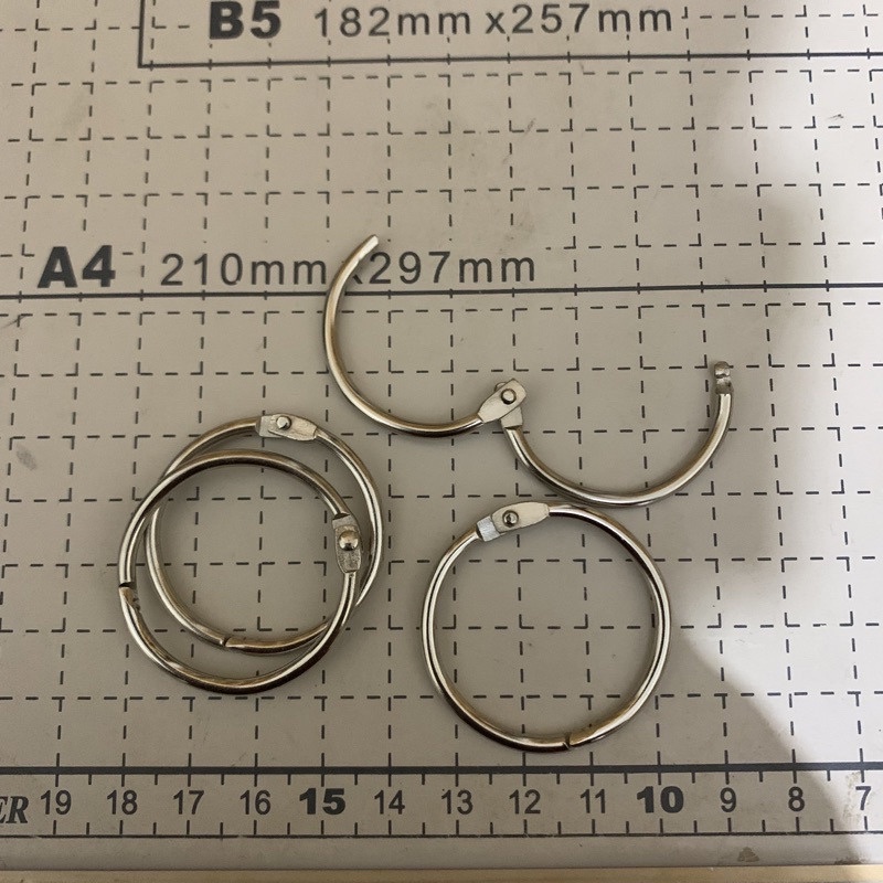 

Promo Ring Buka tutup ring kalender ring buku size dalam 35mm harga per pcs