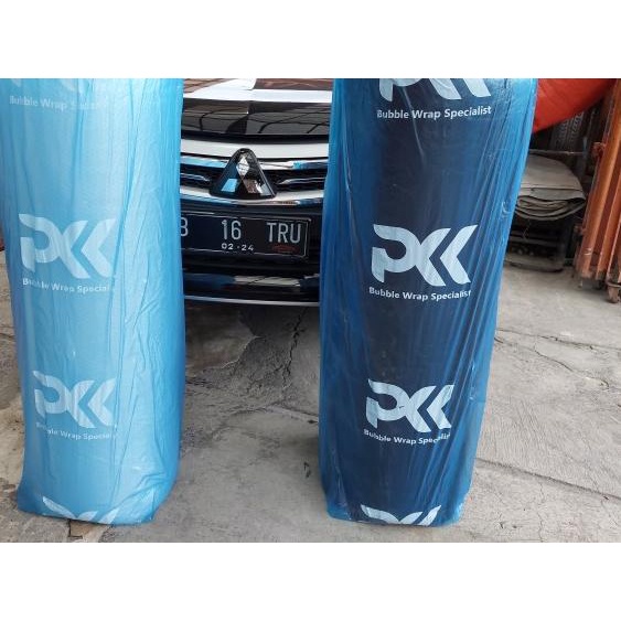 

BUBBLE WRAP PKK 125CM x 50MTR KELAS TEBAL 3.00 KG - 2.8 KG, Hitam