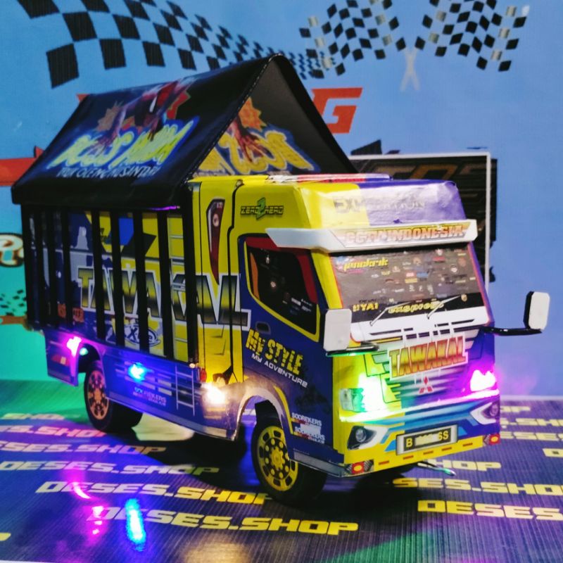 miniatur truck oleng BISA CUSTOM FOTO DAN NAMA DI PINTU BELAKANG