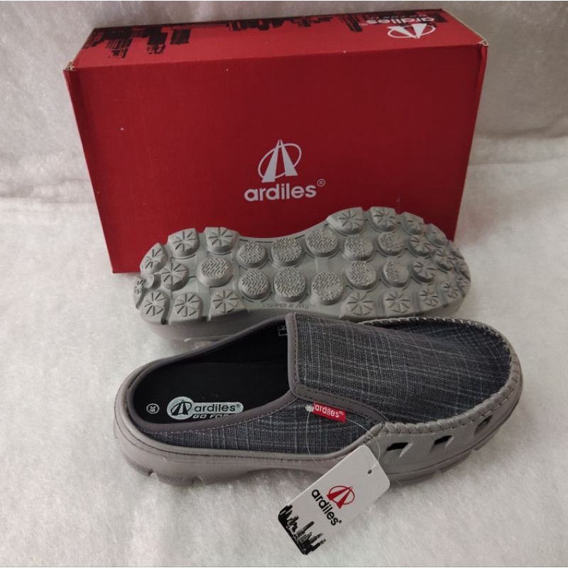 Ardiles straider  slip on pria harga spesial ukuran 39-43