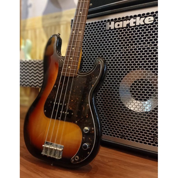 Bass Fender Precision Classic 60's Sunburst 2016 Made in Japan.Likenew sound enak