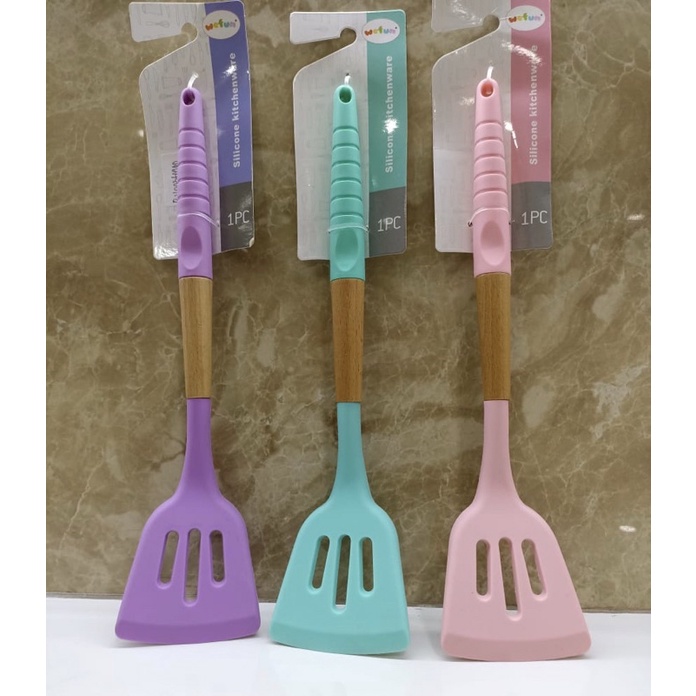 RV003H-010 (SENDOK GORENG LUBANG SILICON)