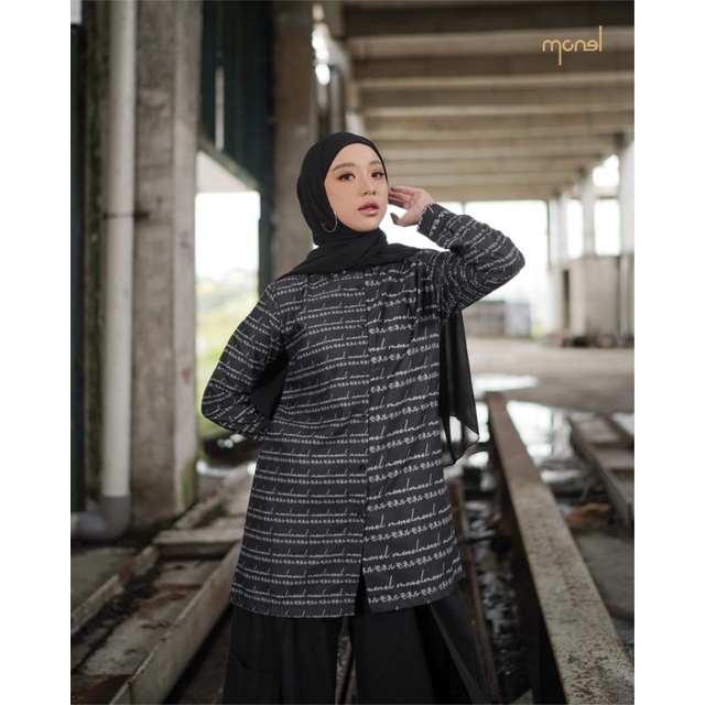 Atasan Monel Karen Top