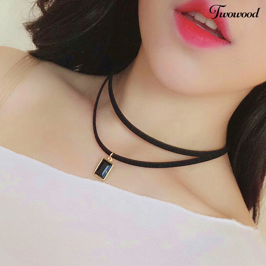 Kalung Choker Bahan Velvet Aksen Renda Bunga Gaya Vintage Untuk Wanita