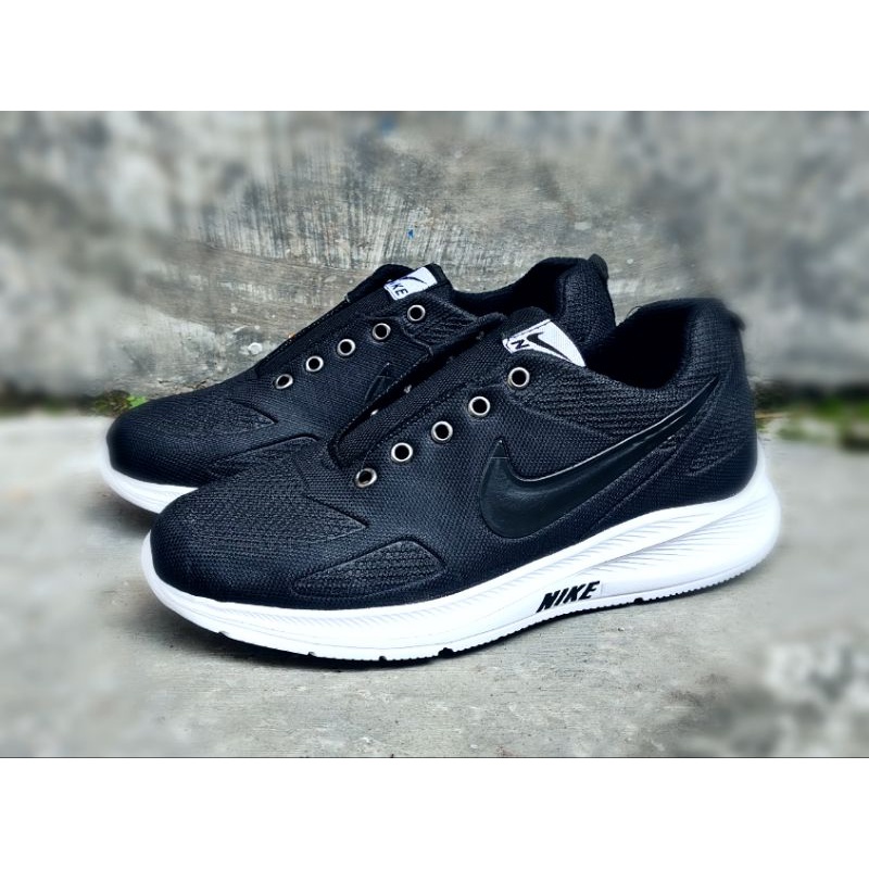 Sepatu Sneakers Pria Wanita / Sepatu Olahraga / Sepatu Sekolah