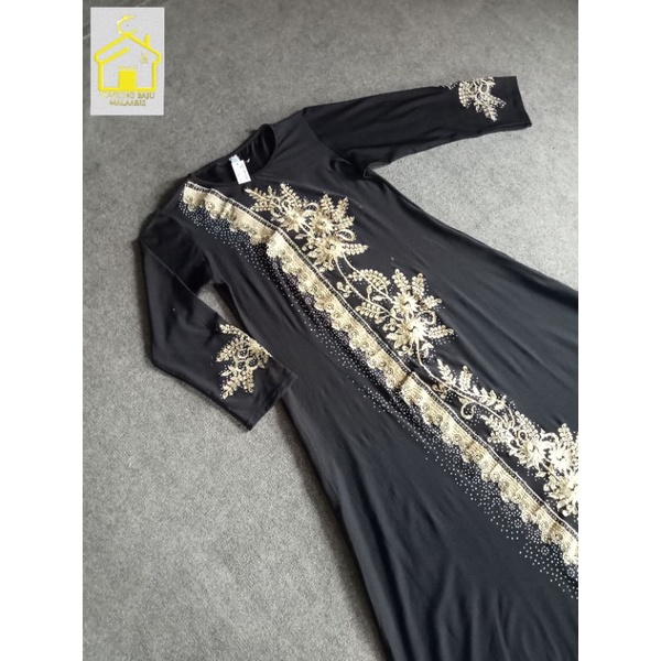 Gamis hitam renda