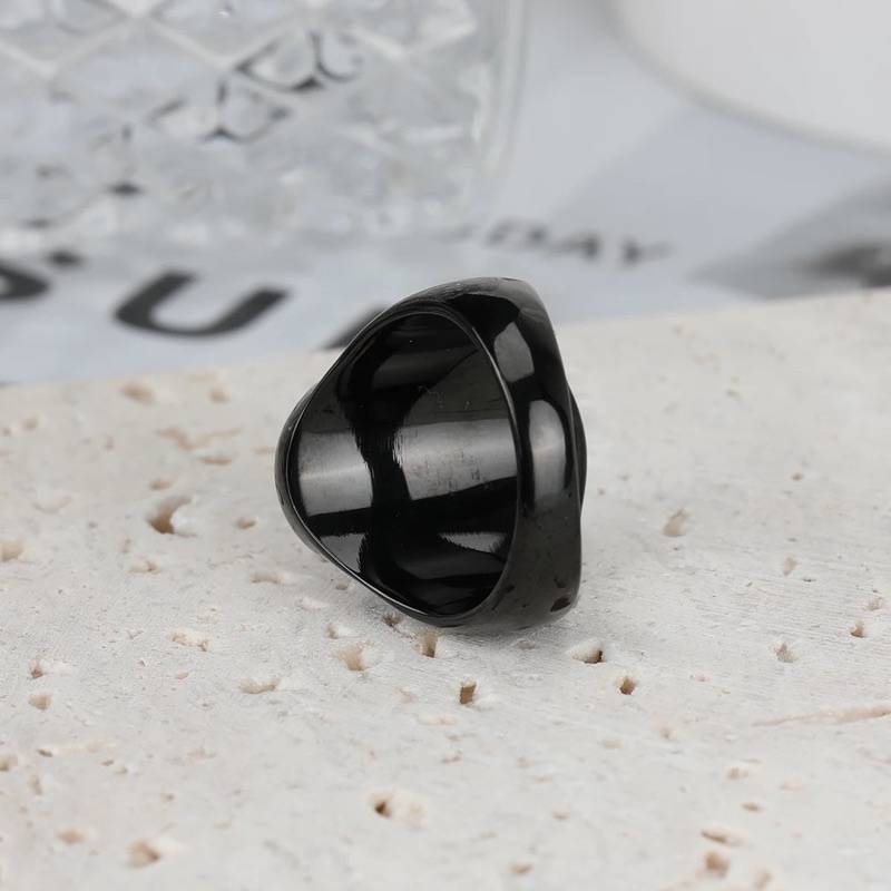 Cincin Pria Carbon Fiber Titanium Black Anti Karat Tahan Luntur