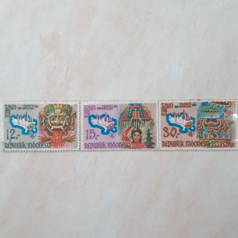 

(A) Perangko Indonesia Pariwisata Tahun 1969 set lengkap - 3pcs