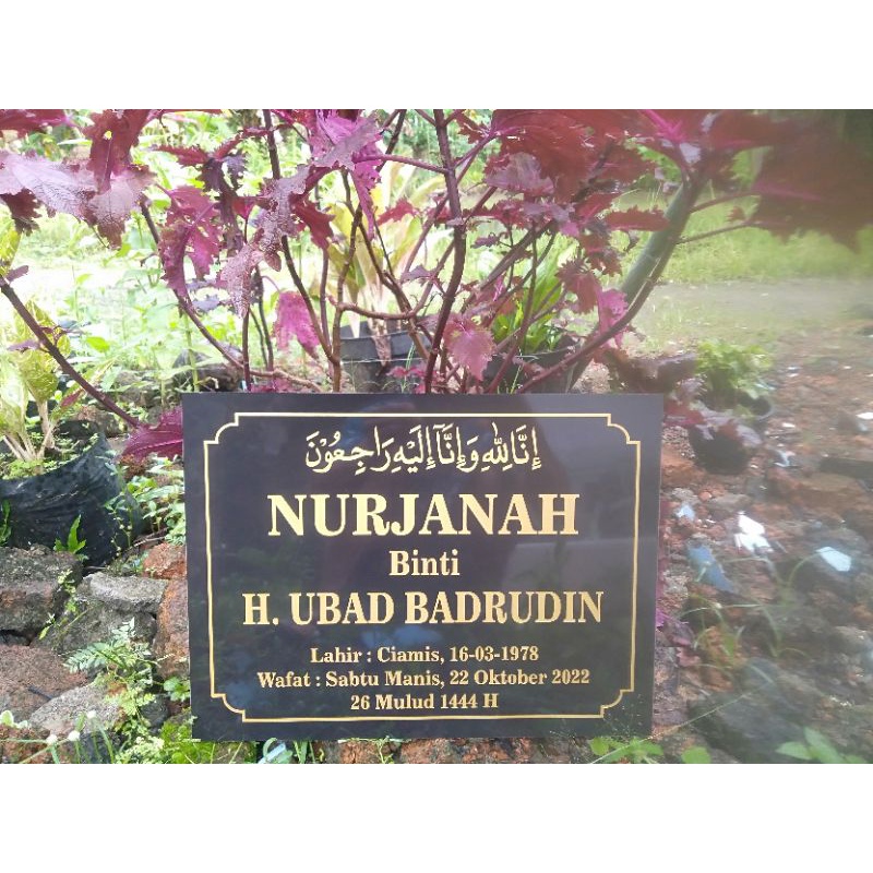 Batu nisan granit ukuran 30x40cm