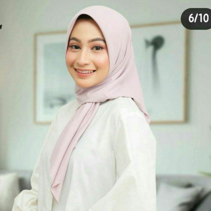 Kerudung Paris Segi Empat Muslimah Polos