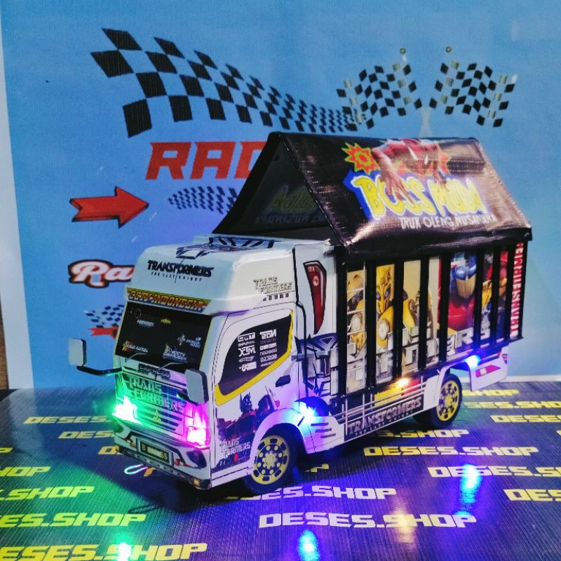 miniatur truck oleng BISA CUSTOM FOTO DAN NAMA DI PINTU BELAKANG