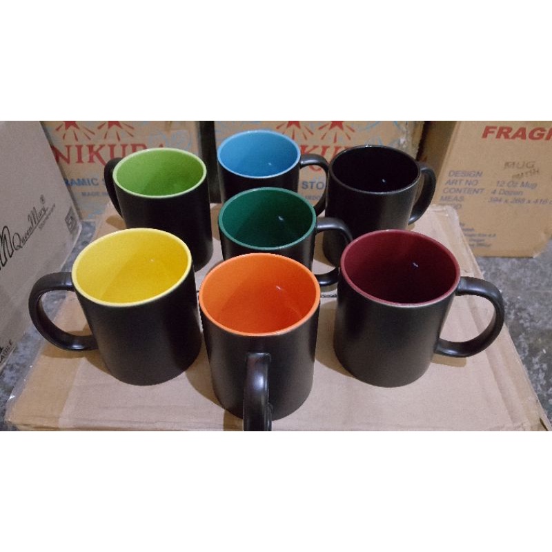 Mug Bunglon Dalam Warna Polosan