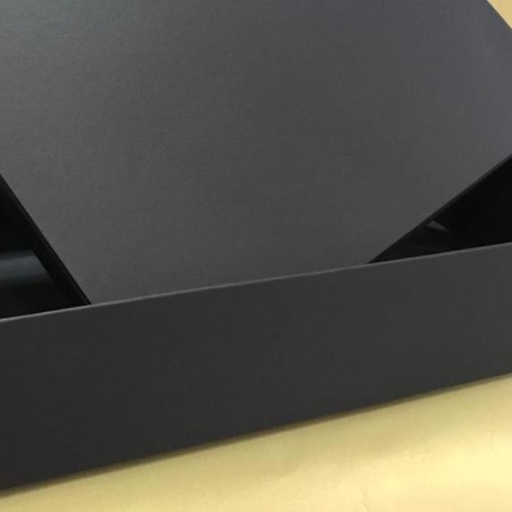 

Gift box / kotak kado / hard box tebal / box hampershitam 45x35x10