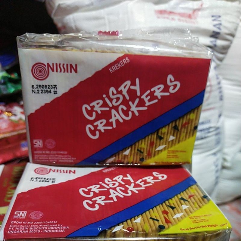 

crispy crackers/nissin krekers