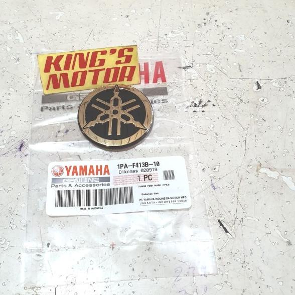 EMBLEM LOGO YAMAHA XMAX, X-MAX GOLD (1PA F413B 10) ASLI YAMAHA