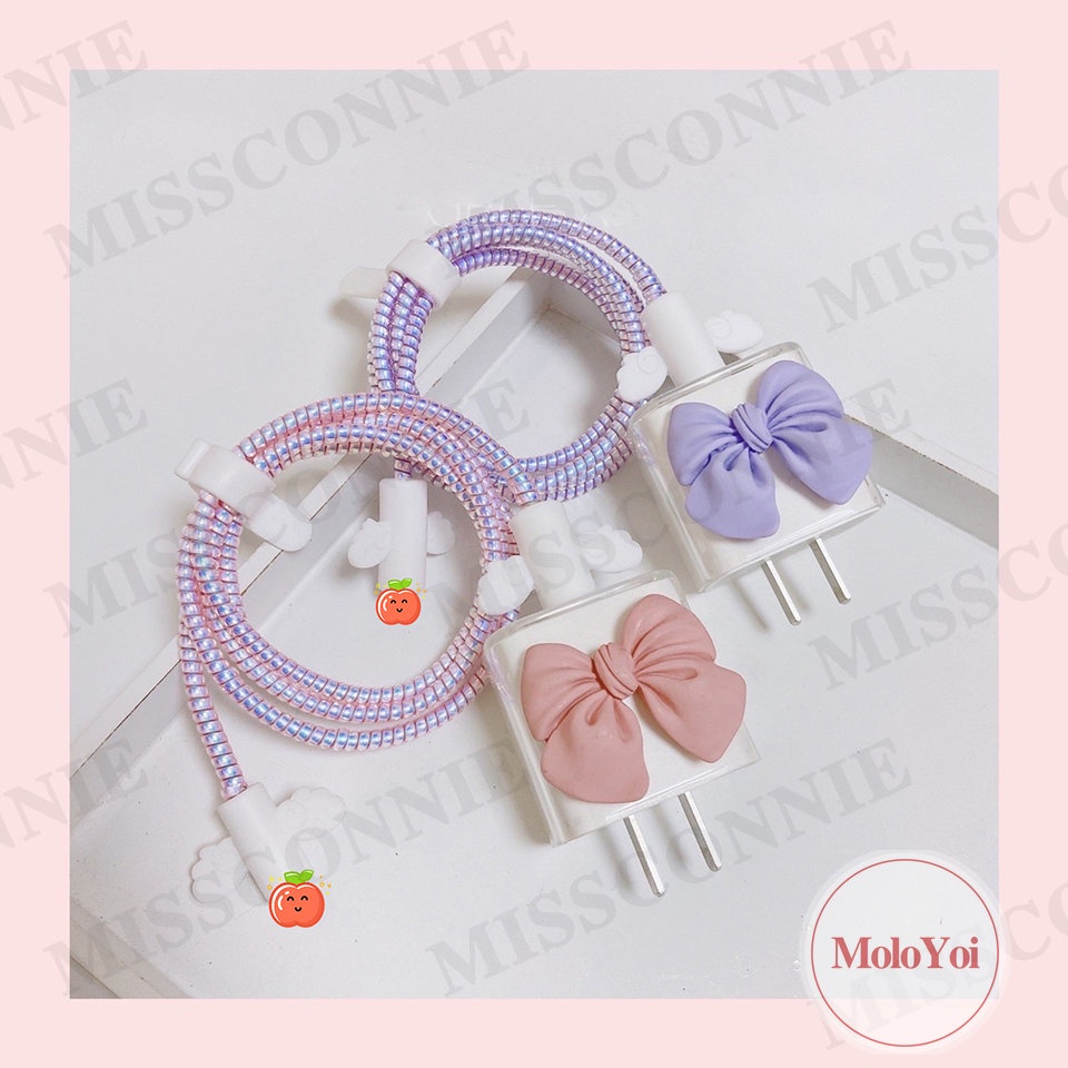 Pelindung Kabel Data USB Bahan Silikon Desain Kartun Tersenyum Warna Hijau Untuk IPhone 18 / 20W