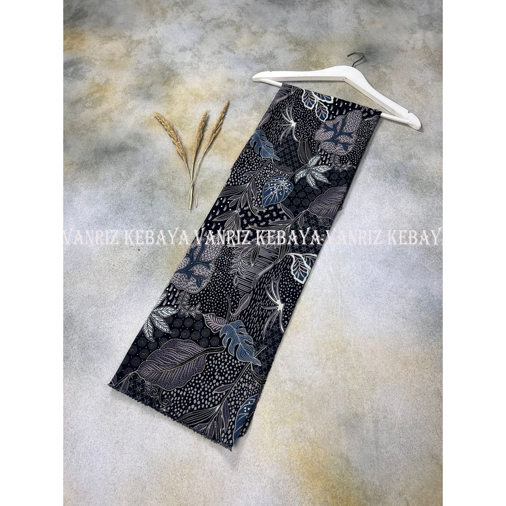 Vanriz Kebaya-Bahan Batik Meteran