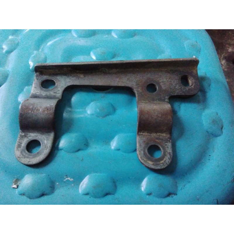 Braket Dudukan FootStep Depan Knalpot Kawasaki ZX 130 Original Copotan