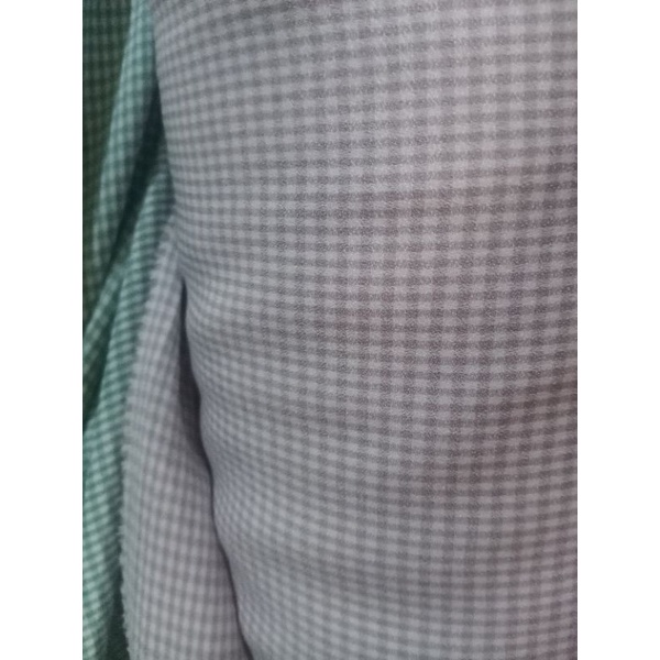 kain moscrep motif kotak kecil banget