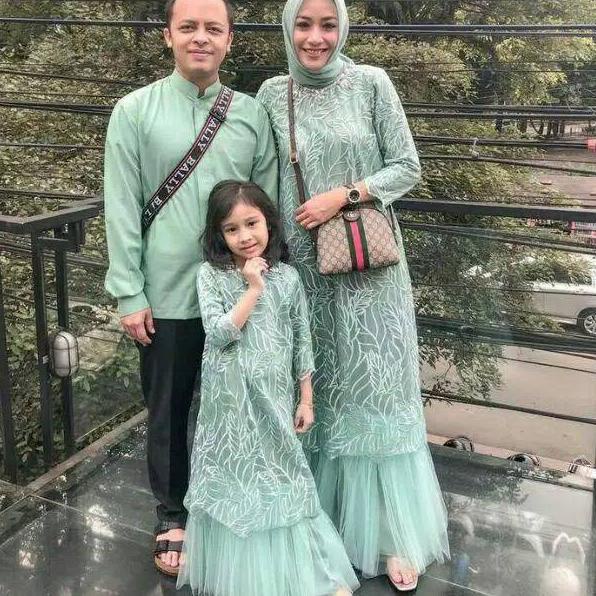 BARANG TERUPDATE Baju couple family/cp alexandria/cp kinara/cp brokat/grosir murah/couple lebaran /brokat pesta/couple kondangan/brokat kondangan/baju kondangan/baju kondangan keluarga 2287 ぴ