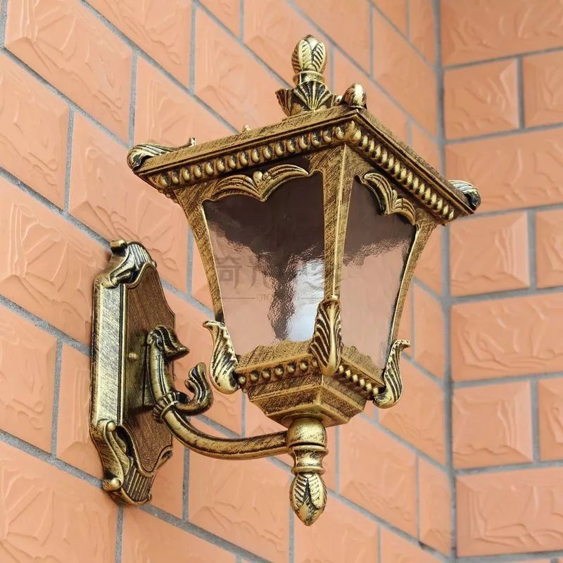 Lampu dinding autdoor/lampu dinding tempel gold antik