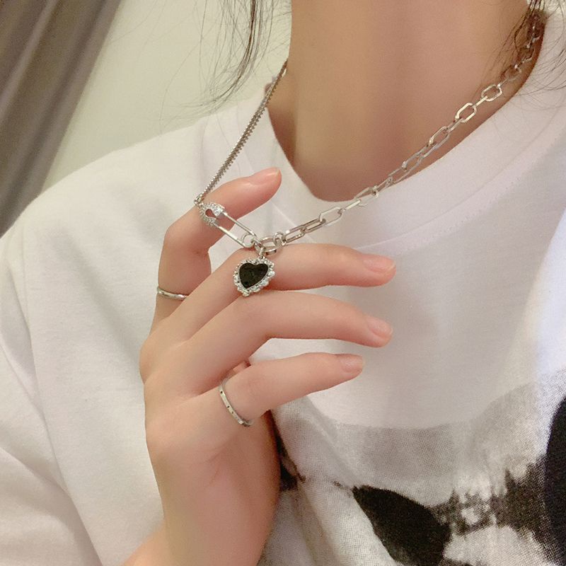 Suhao Manis Dingin Angin Hitam Cinta Kalung Wanita Cahaya Mewah High-End Desain Rasa Niche Hip-Hop Gadis Panas Sweater Rantai Aksesoris